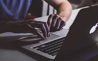 线上买股票怎么开户:股票账户开户条件-情绪突变！A股“吹哨人”最新发声！